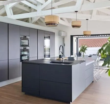 Villa Beautiful New Ocean Facing *