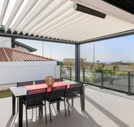 Beautiful New Ocean Facing Villa *