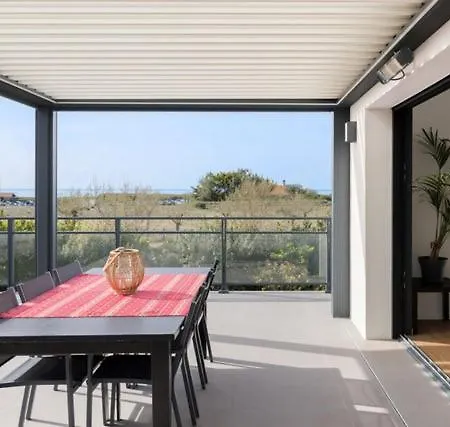 Villa Beautiful New Ocean Facing