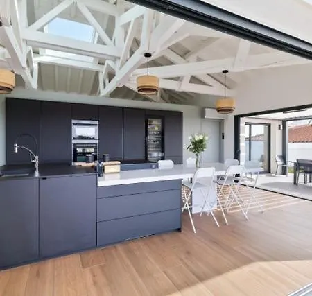 Beautiful New Ocean Facing Villa *