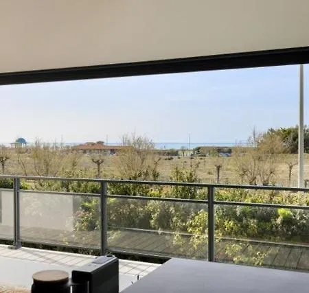 Beautiful New Ocean Facing *