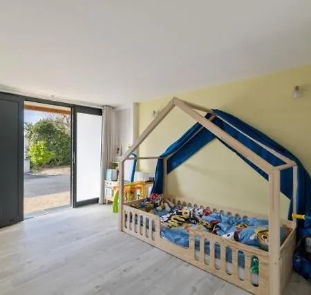 Beautiful New Ocean Facing Villa *