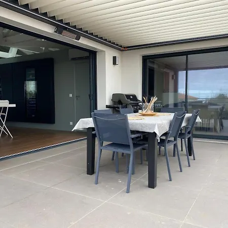 Beautiful New Ocean Facing Villa