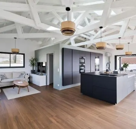 Villa Beautiful New Ocean Facing *