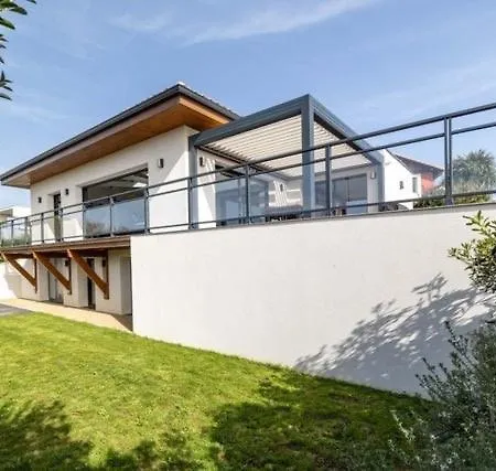 Beautiful New Ocean Facing Villa