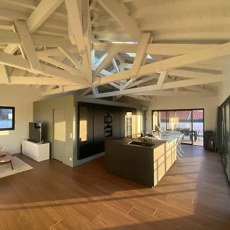 Beautiful New Ocean Facing Villa *