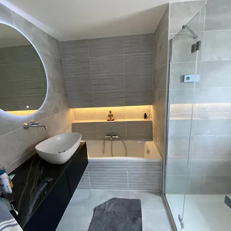 Beautiful New Ocean Facing Anglet