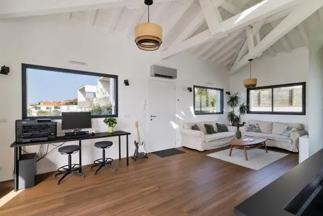 Beautiful New Ocean Facing Villa Anglet