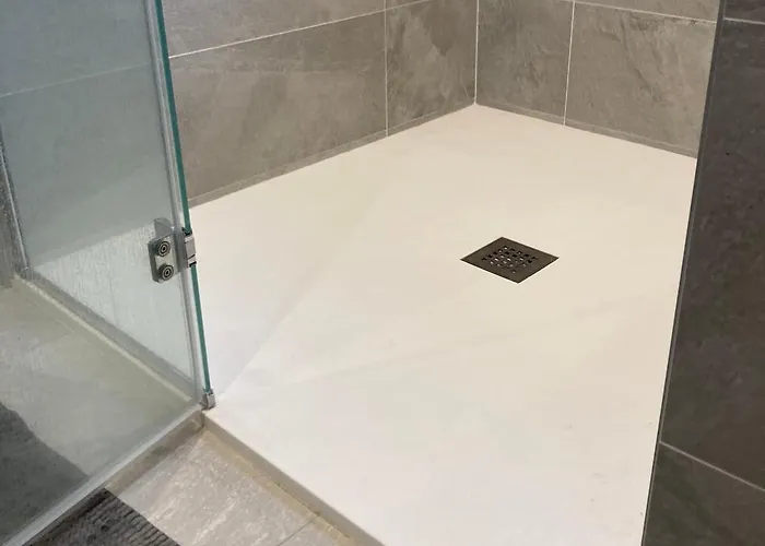 Beautiful New Ocean Facing *