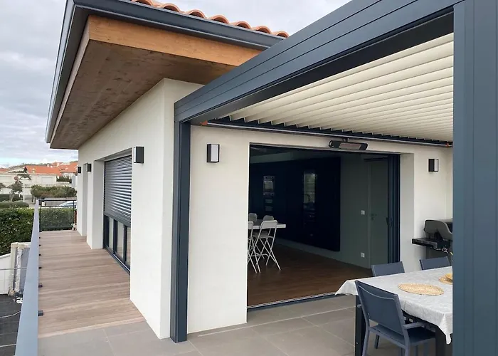 Beautiful New Ocean Facing Anglet