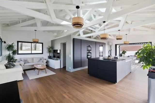 Villa Beautiful New Ocean Facing *